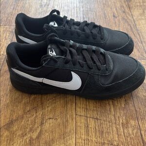 Nike Field General Sneakers - size 6Y